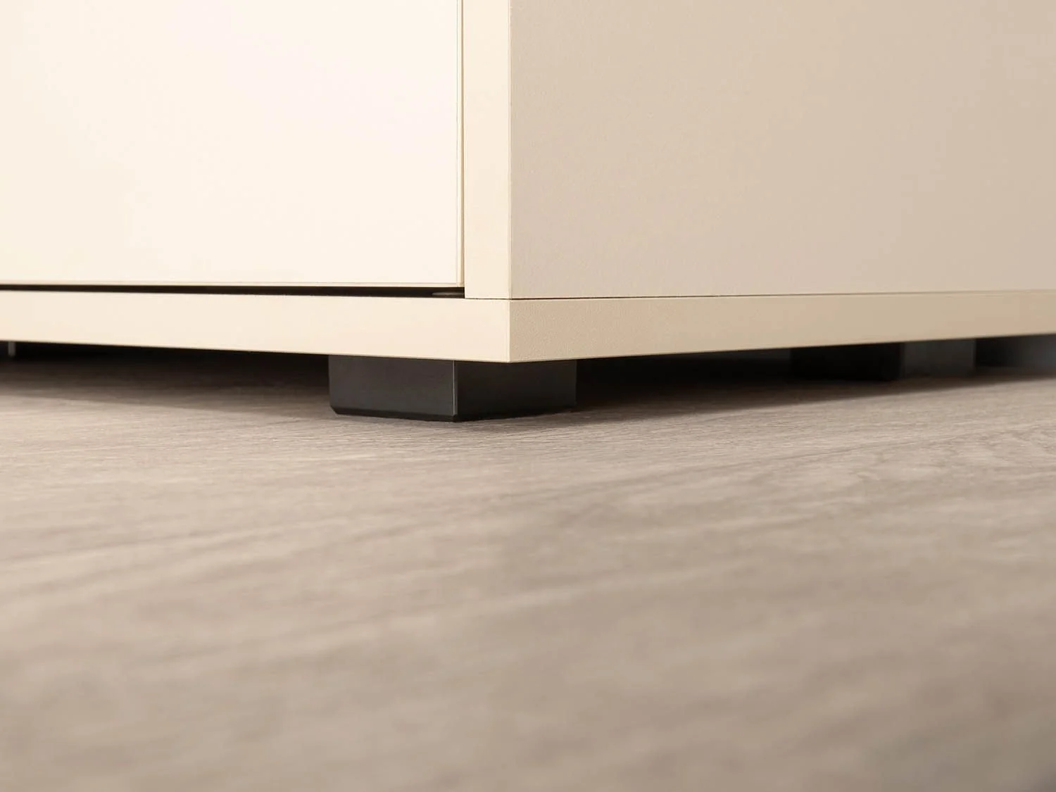 Тайл комод 16.236 Сатин/Эмили Блаш