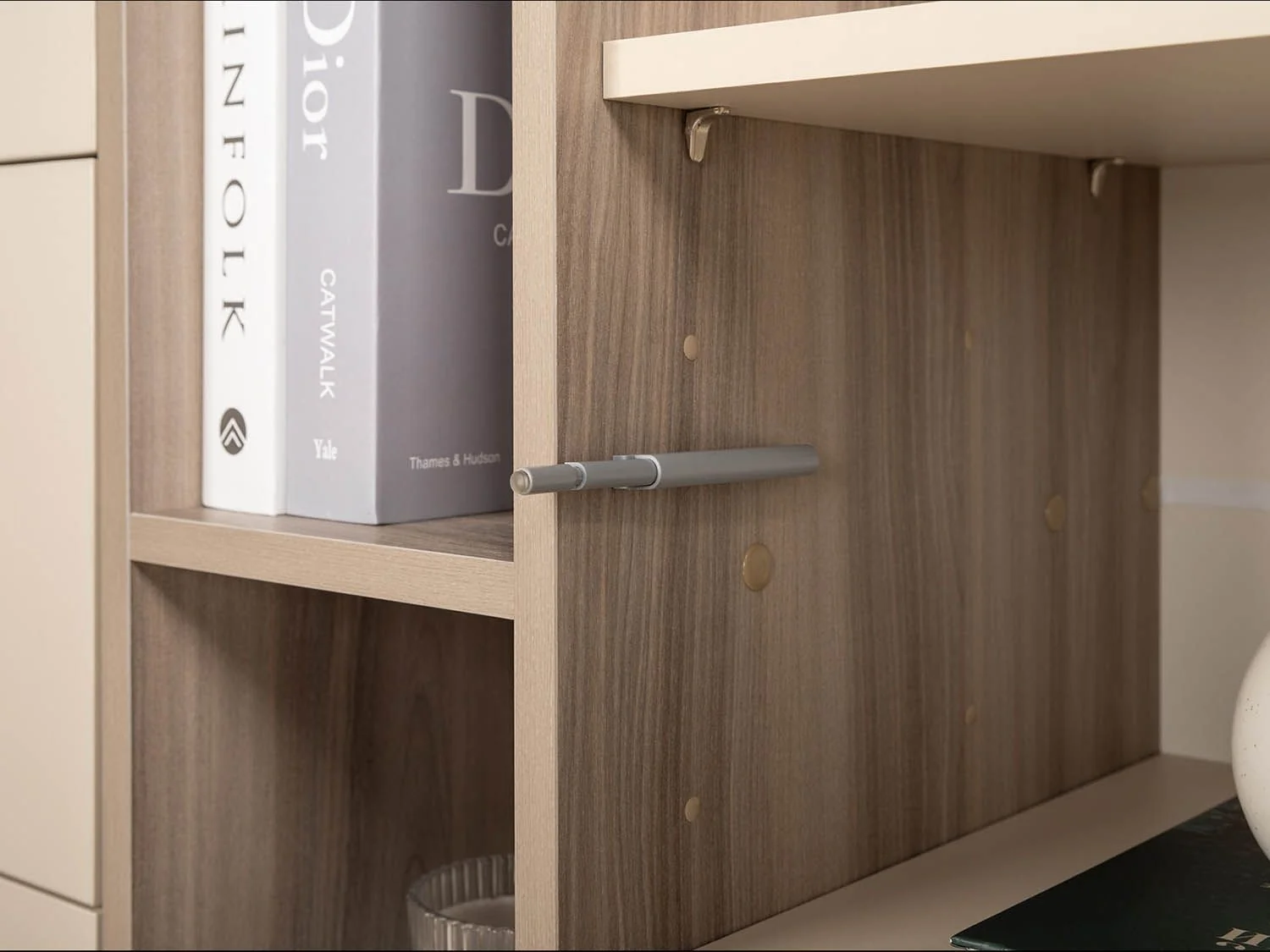 Тайл комод 16.237 Сатин/Эмили Блаш