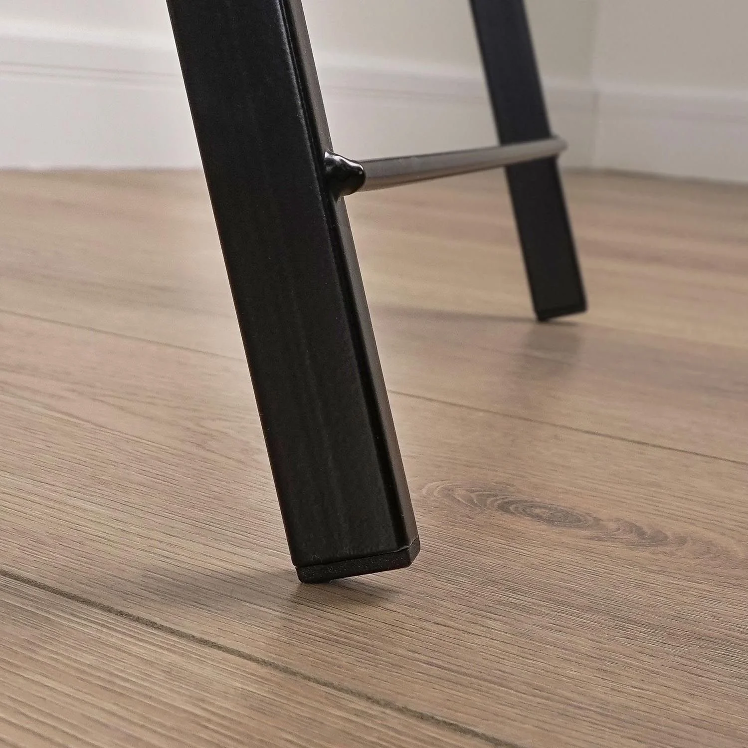 Вешалка костюмная Контур Черный