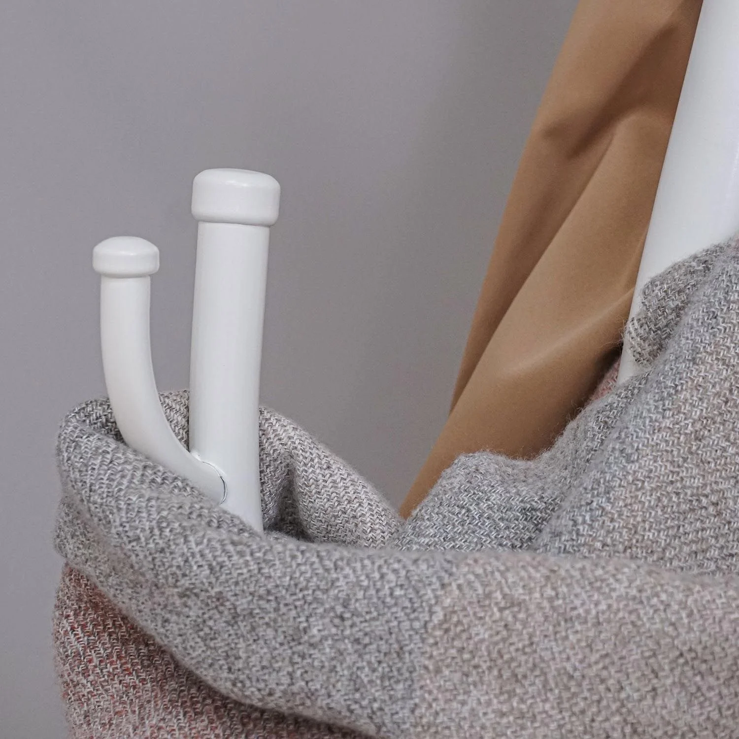 Вешалка напольная Дерево Белый