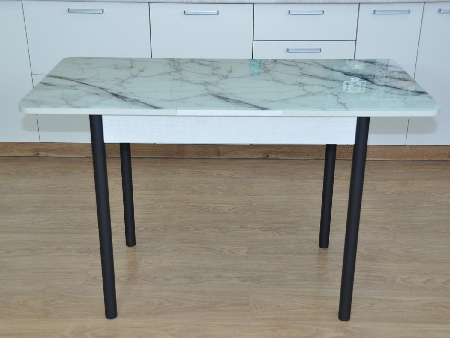 Нью йорк фотопечать стол обеденный раздвижной / белый мрамор/бетон белый/черный